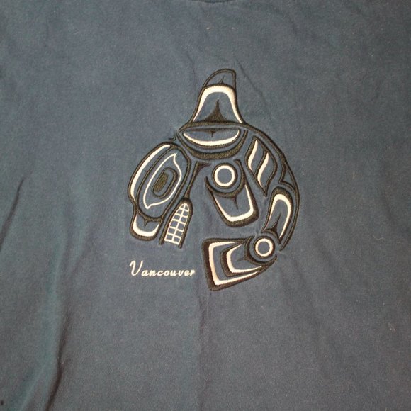 Dark blue Vancouver embroidered tee - Picture 3 of 3